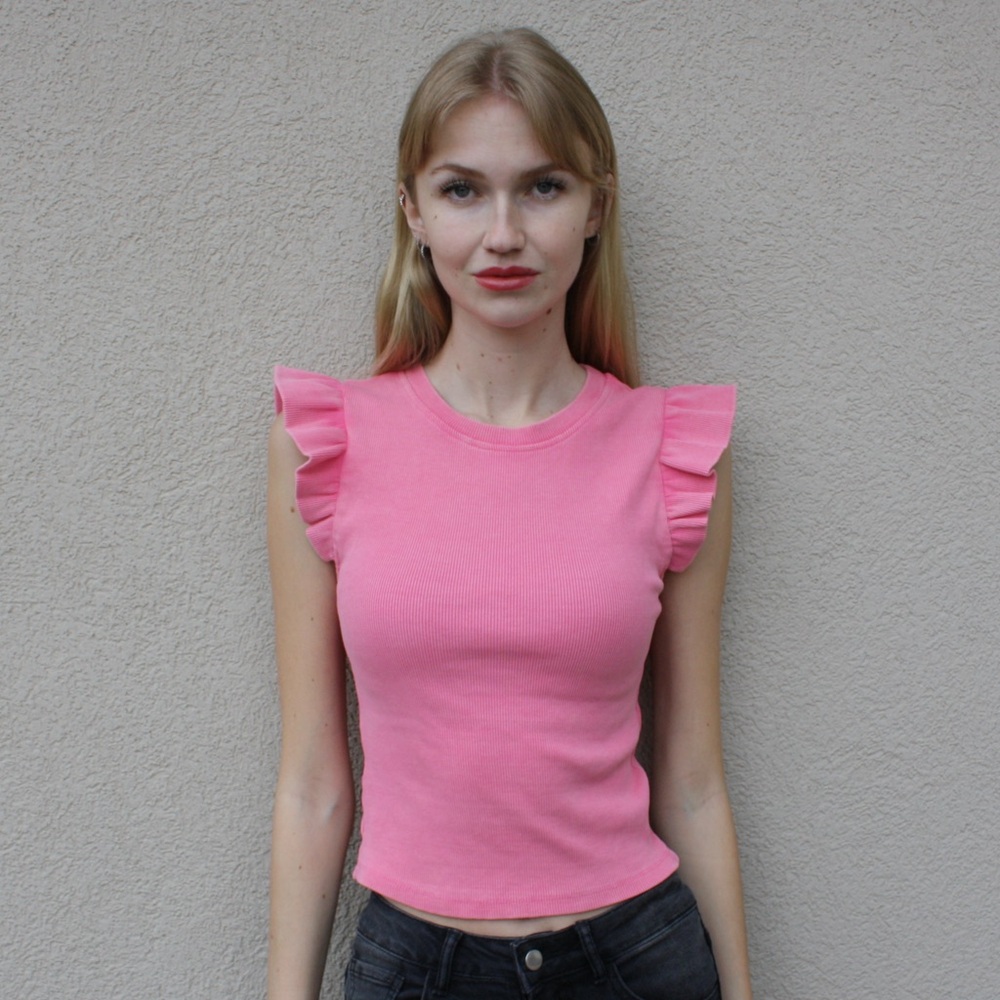Classy pink ruffled top! Elegant and sweet🌸